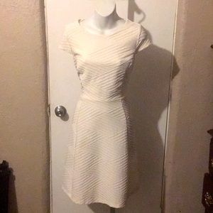 I am selling this cute dress